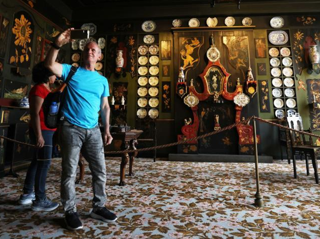 Victor Hugo's Chinese Lounge