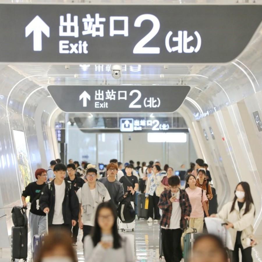 China to improve railway services for foreign travelers