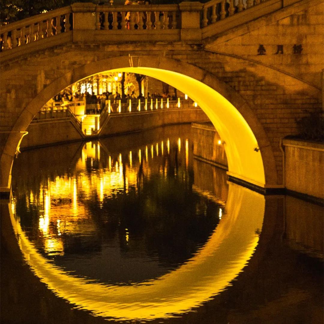 Stunning night views along river attract visitors