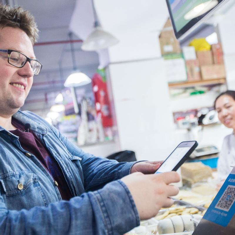 Multilingual Alipay to enhance foreigners' e-payment experiences