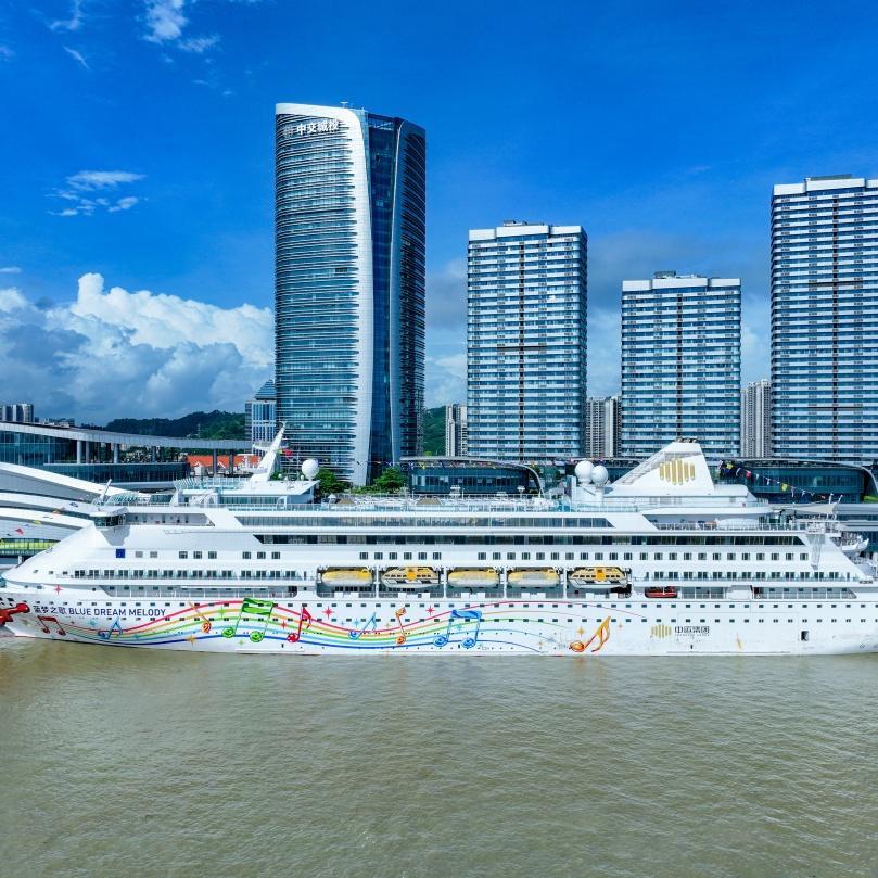 Cruise ship sets sail from new Nansha home port