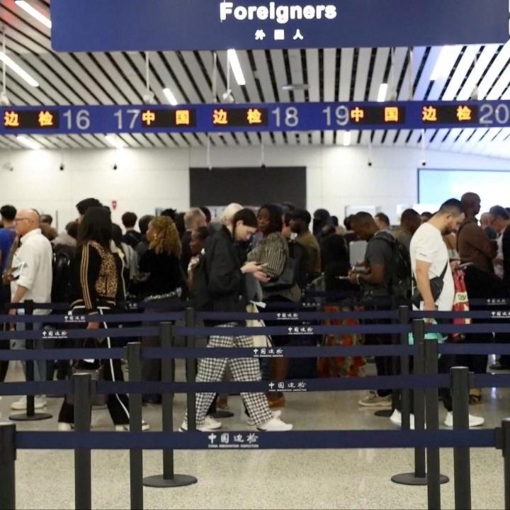 Guangzhou airport sees huge increase of entry-exit trips in July