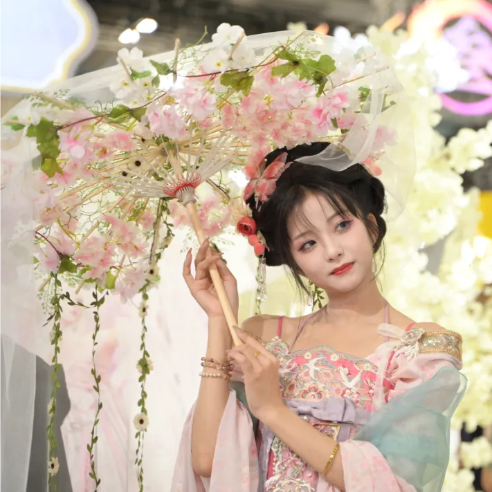 Two malls in Guangzhou become blockbusters of ACGN culture