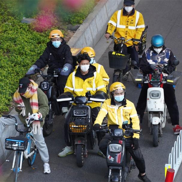 Guangzhou's delivery bikes to get special license plates