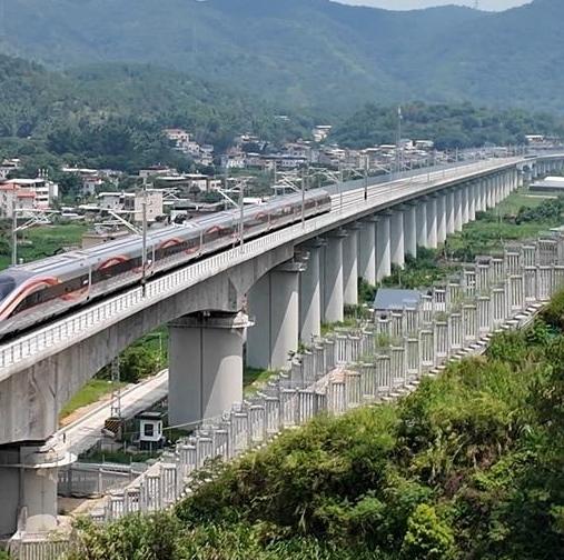 Guangdong handles record-breaking 600 mln high-speed railway trips