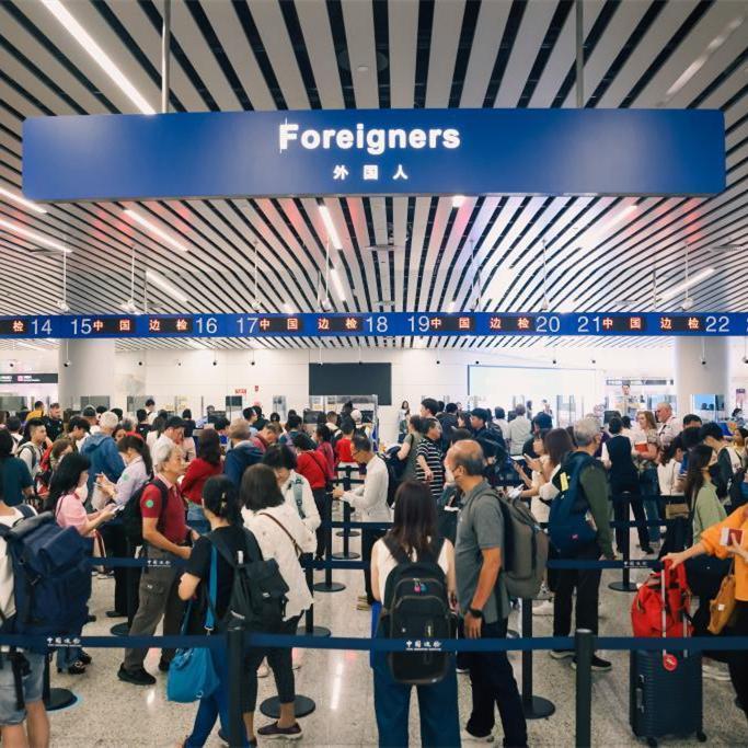 Baiyun Airport prepares for surge in passengers during Canton Fair